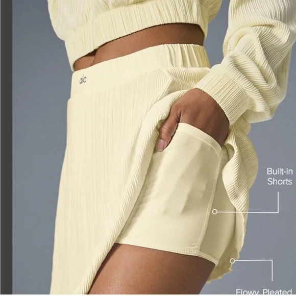 ALO Yoga Micro Plisse Skirt Lemon Ice aka Candlelight XXS Built-In Shorts Rare - Picture 5 of 11